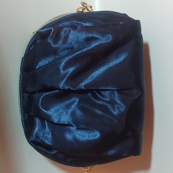 Clé de Peau Beauté cosmetic pouch - Picture 4 of 5